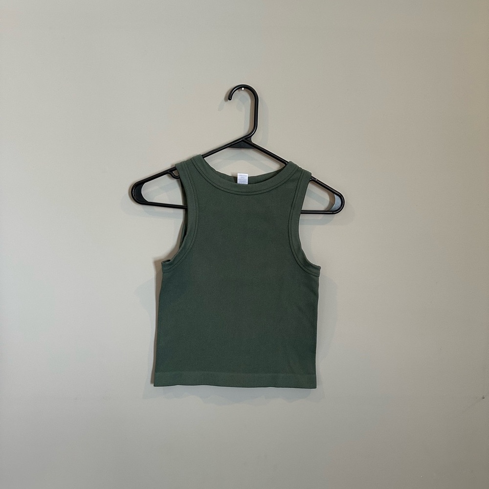 Green Fitted Sleeveless Crop Top